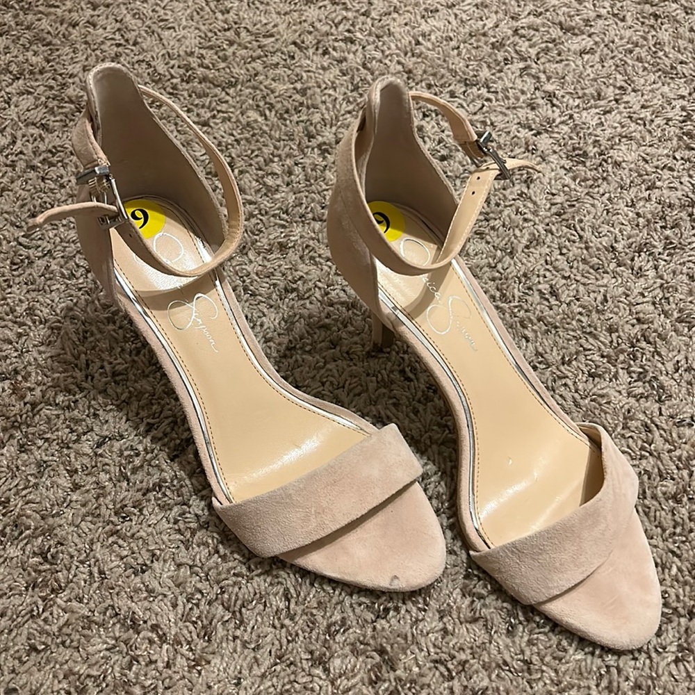 Jessica Simpson nude heels